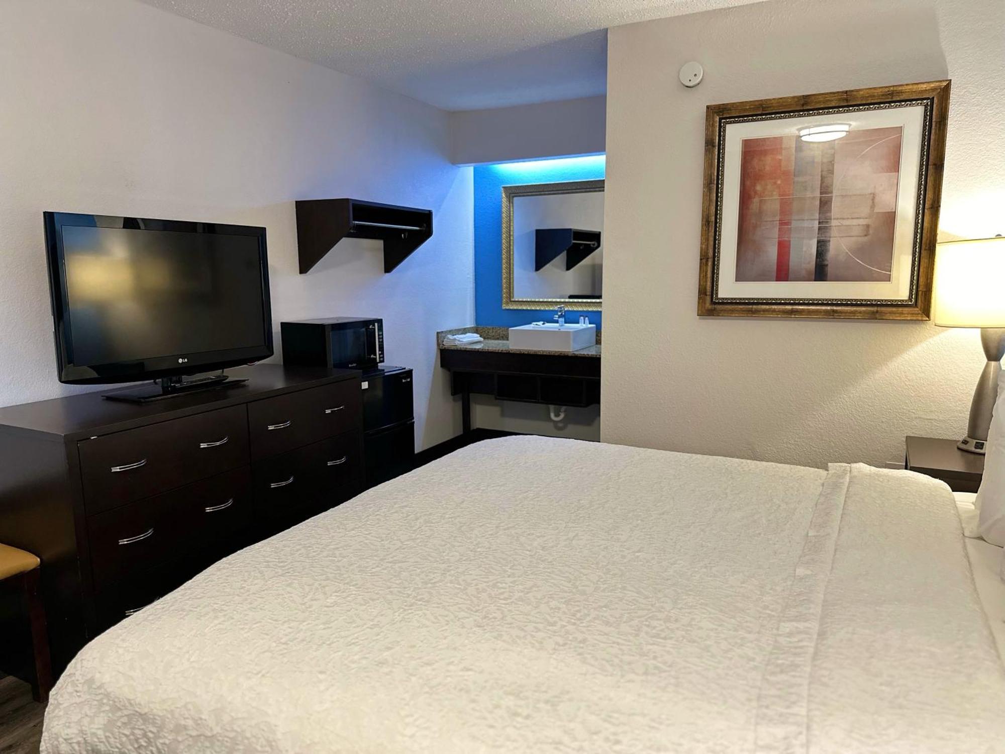 American Inn & Suites Bishop Airport Flint Zewnętrze zdjęcie